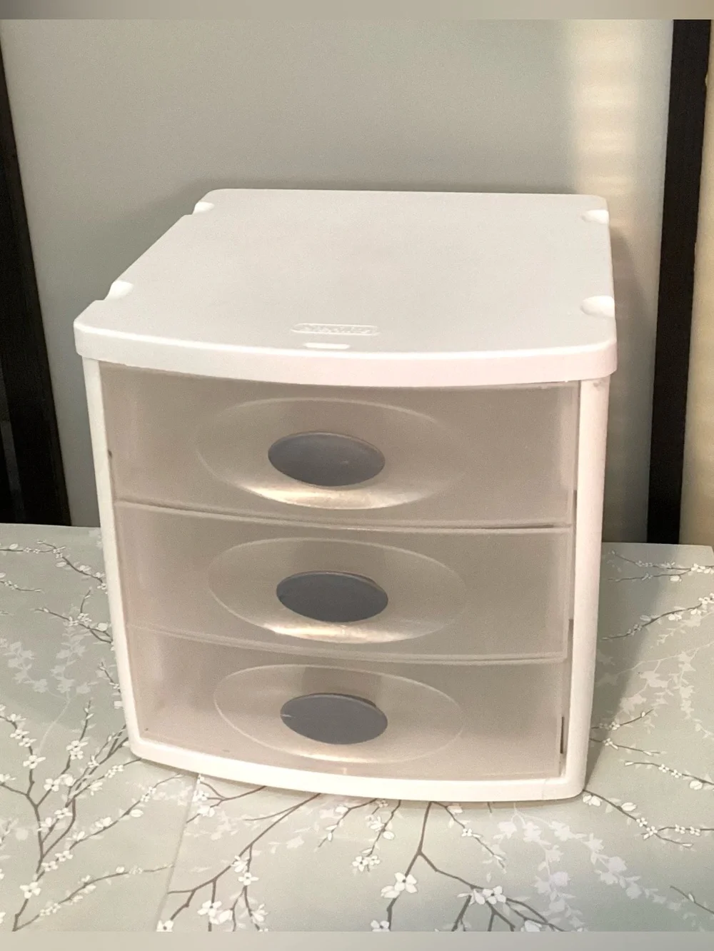 Sterilite organizer box 3 drawers 9”x 9 1/2” x 9”H